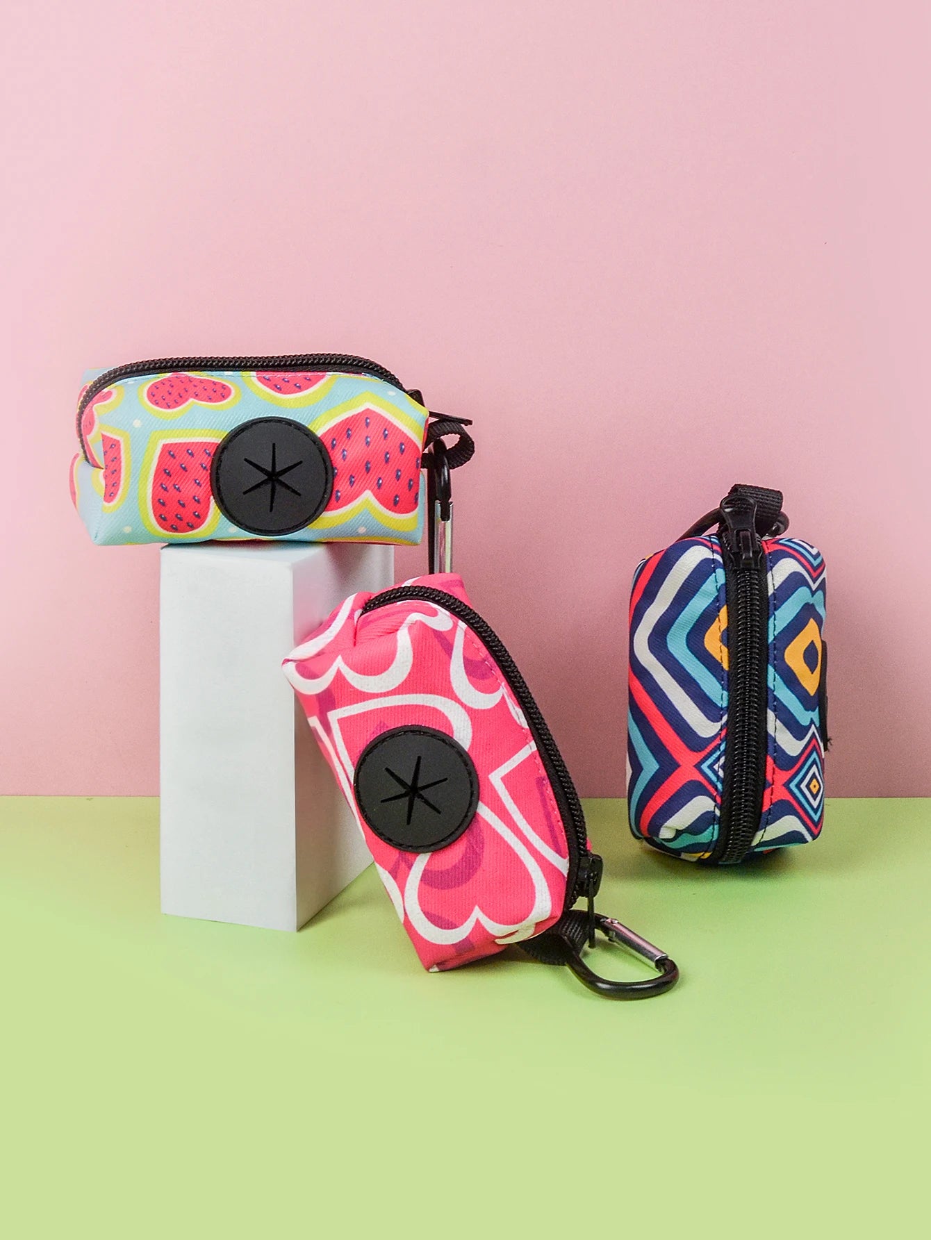 Cute Design Pet Poop Bag Holder Dispenser Without Poop Bag And Leashes Can Attached With Any Dog Leashes For Valentine's Day